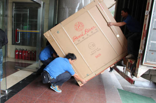 佛冈钢琴贵重工艺品无忧运